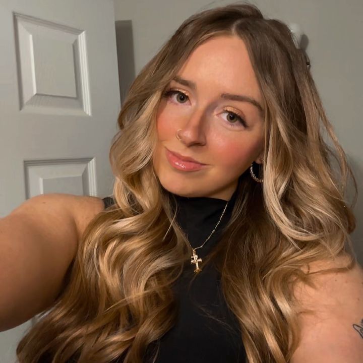 Profile Picture of alicia 🫶🏼💕 (@aliciahoskins) on Tiktok