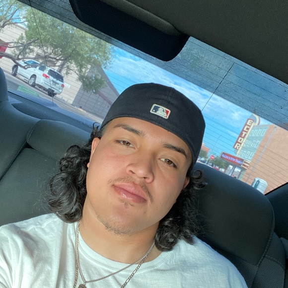 Profile Picture of Michael Salas (@michaelsalas3) on Poshmark
