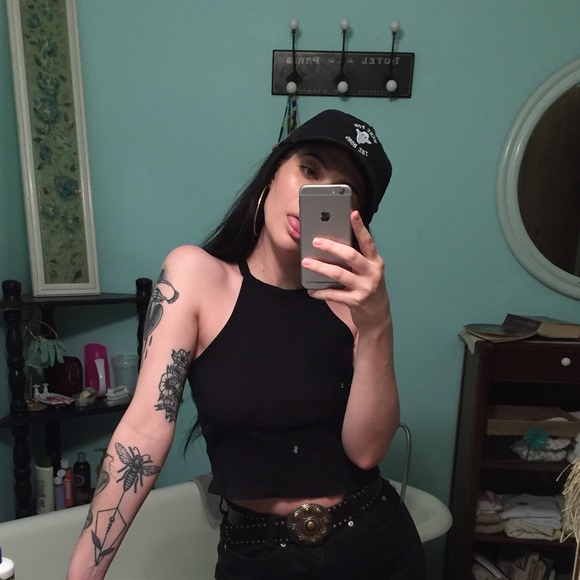 Profile Picture of Cheyenne Dicillo (@cheyennedicillo) on Poshmark