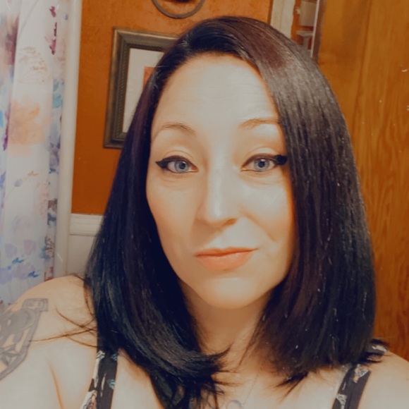 Profile Picture of Diane Tetreault (@dirox77) on Poshmark