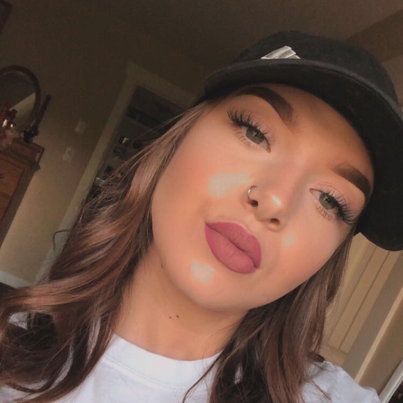 Profile Picture of Mars Tasker (@mmaarriissssa) on Poshmark