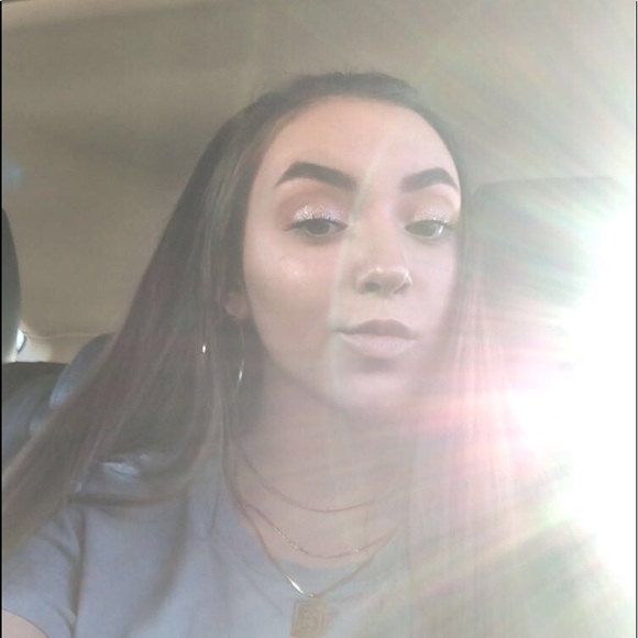 Profile Picture of Arianna Gamber (@ariannagamber03) on Poshmark