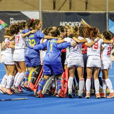 Profile Picture of RedsticksHockeyFem (@AbsolutaFem) on Twitter