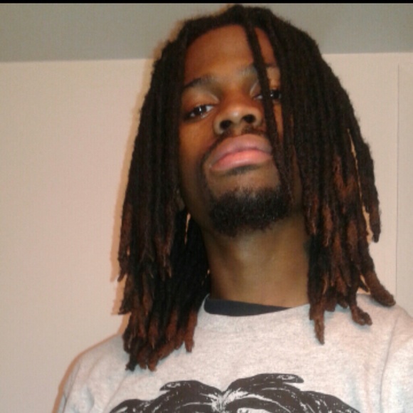 Profile Picture of Victor Reynolds (@vc_reynolds86) on Poshmark