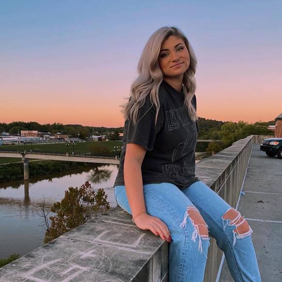 Profile Picture of Jordan Thrasher (@jordanthrasher) on Poshmark