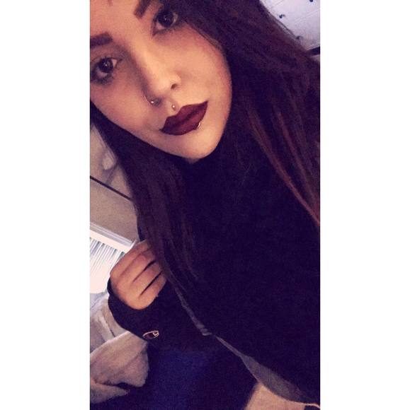 Profile Picture of Rita Caviola (@ritacaviola) on Poshmark