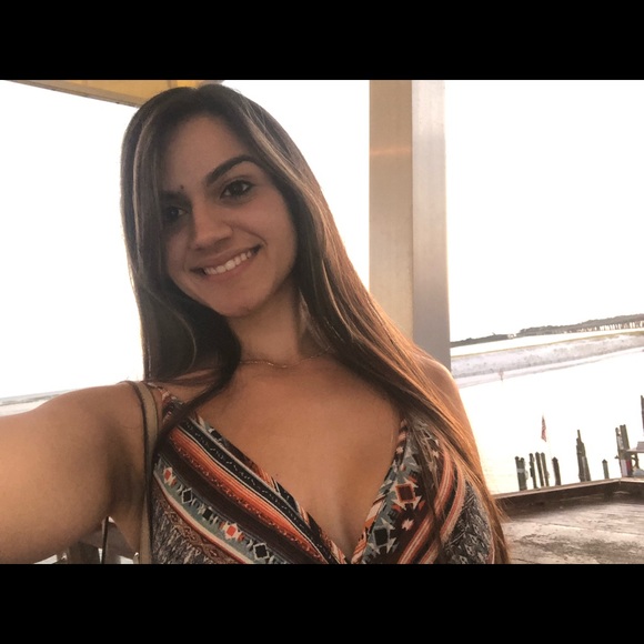 Profile Picture of Janessa Alvarino (@lachonga94) on Poshmark