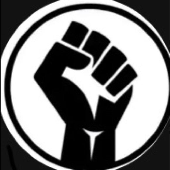 Profile Picture of Crystal Mauro (@crystalmauro) on Poshmark