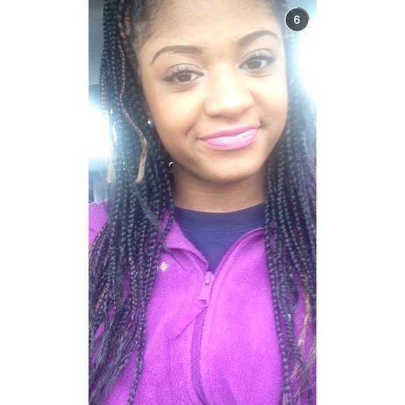 Profile Picture of Taylor Higgins (@taytaybae) on Poshmark