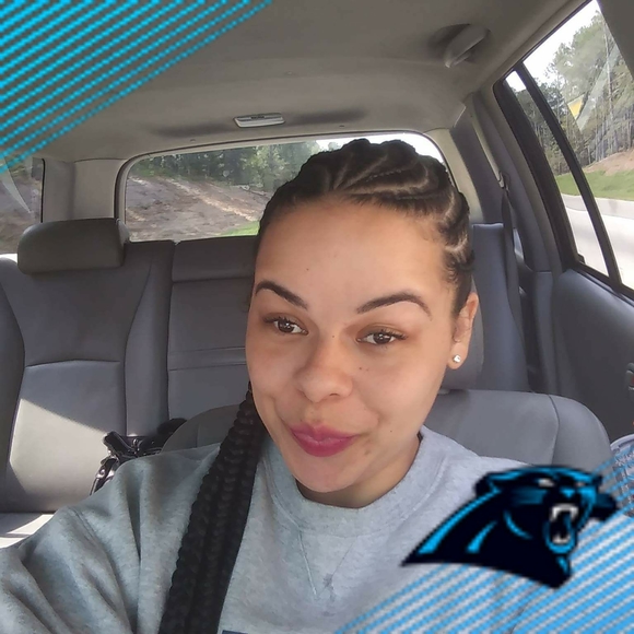 Profile Picture of Amber Younts (@amberyounts) on Poshmark