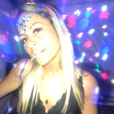 Profile Picture of Mariangel 🌸 (@AnEtchebarne) on Twitter