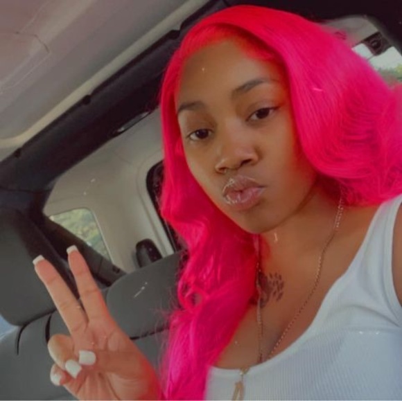 Profile Picture of Nesha Neshaa (@nneshaa) on Poshmark