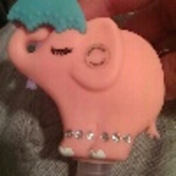 Profile Picture of Crystal Bomar (@crystal_bomar) on Poshmark