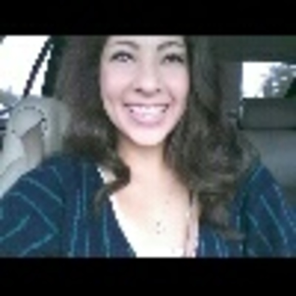 Profile Picture of Elisa Wright (@elisacaris) on Poshmark