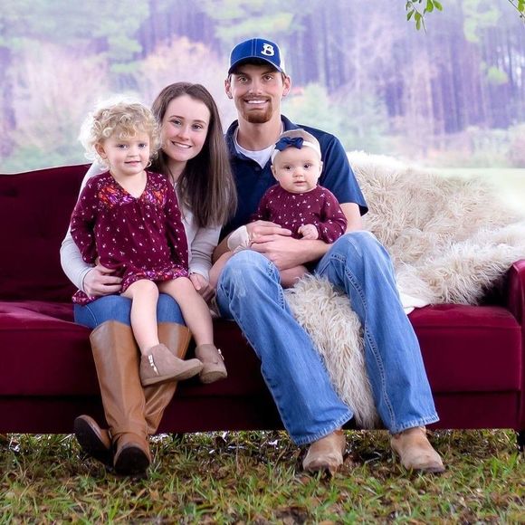 Profile Picture of Rheagan Arnold (@rerea717) on Poshmark