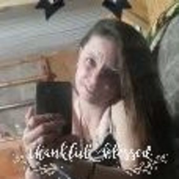 Profile Picture of Amanda Hebert (@ahebert488) on Poshmark