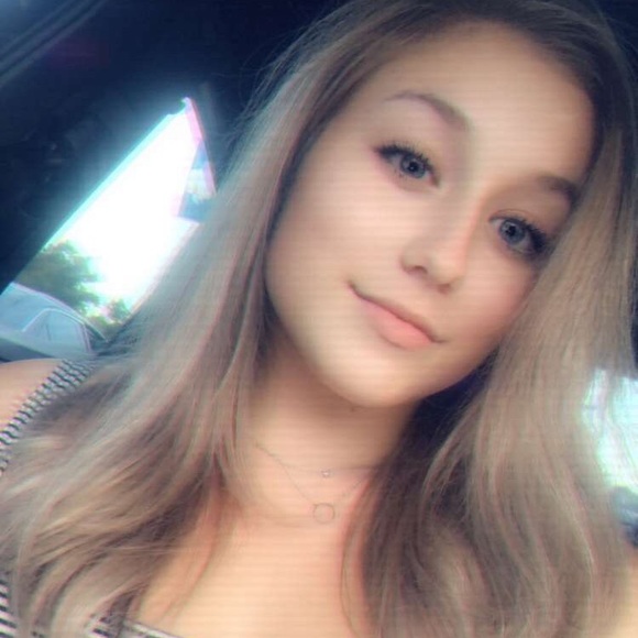 Profile Picture of Erika Deseve (@edeseve) on Poshmark