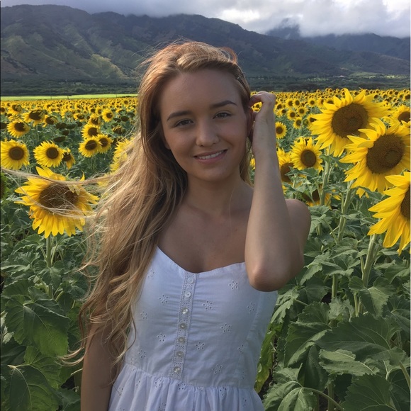 Profile Picture of Lia Libonati (@libonati_808) on Poshmark