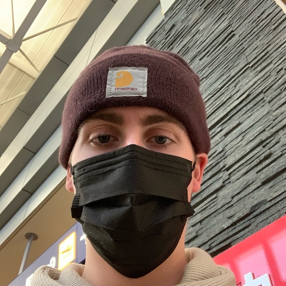 Profile Picture of Noah Swindlehurst (@nnswindlee) on Poshmark