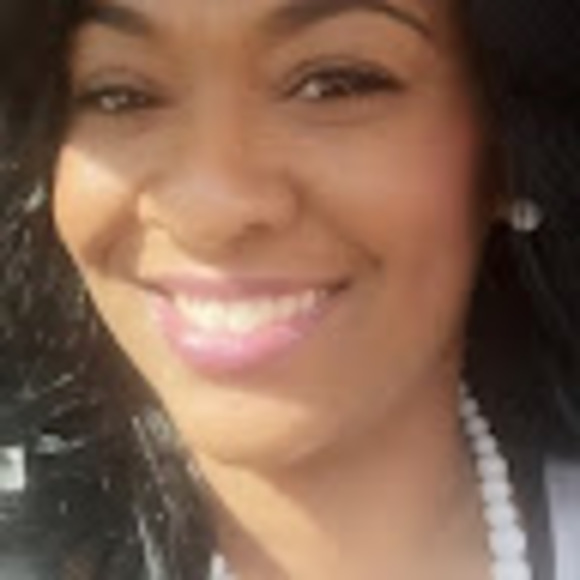 Profile Picture of Donnazetta Murray (@donnazetta_m) on Poshmark