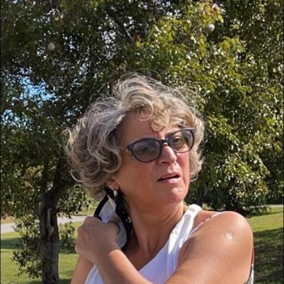 Profile Picture of Cinzia Spagnolo (@cinziaspagnolo) on Poshmark