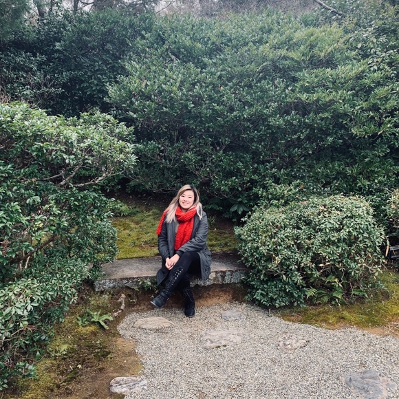 Profile Picture of Caroline Yu (@itscaroline) on Poshmark