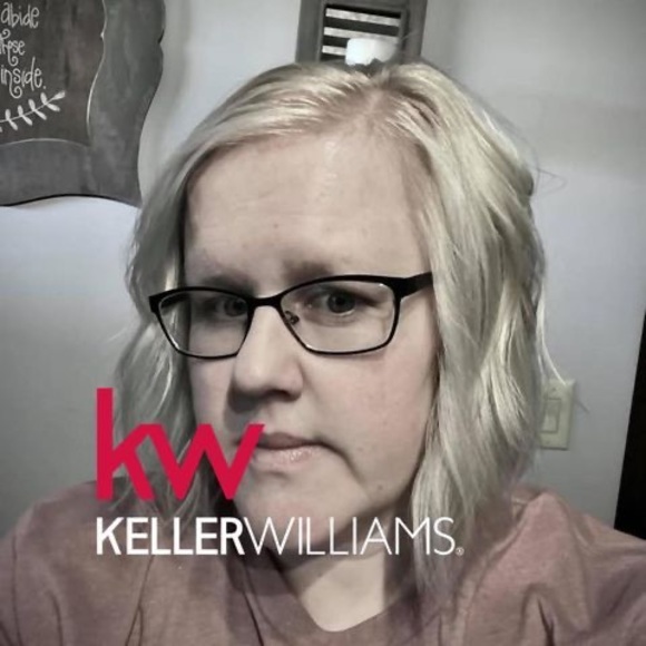 Profile Picture of Jennifer Labosky (@j_labosky) on Poshmark