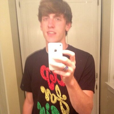 Profile Picture of Jonathan (@SweattJonathan) on Twitter