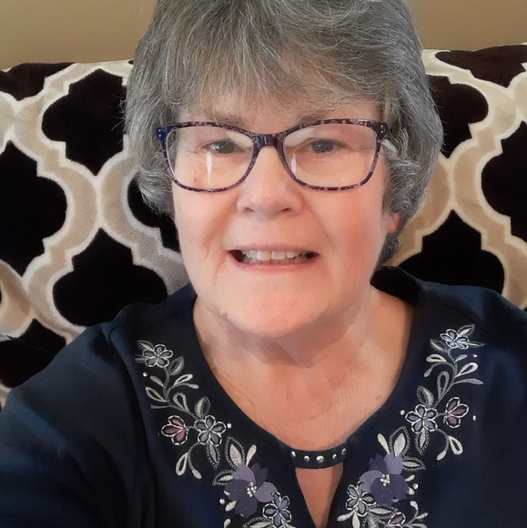Profile Picture of Betty Avery (@aver1bj) on Poshmark