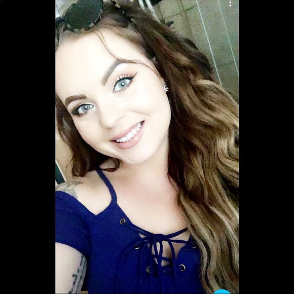 Profile Picture of Ivy Strandt (@ivystrandt) on Poshmark