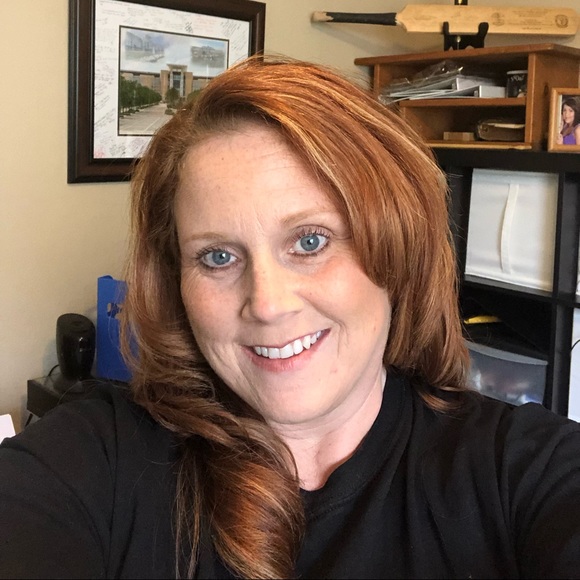 Profile Picture of Cindy Rosselot (@firewummin43) on Poshmark