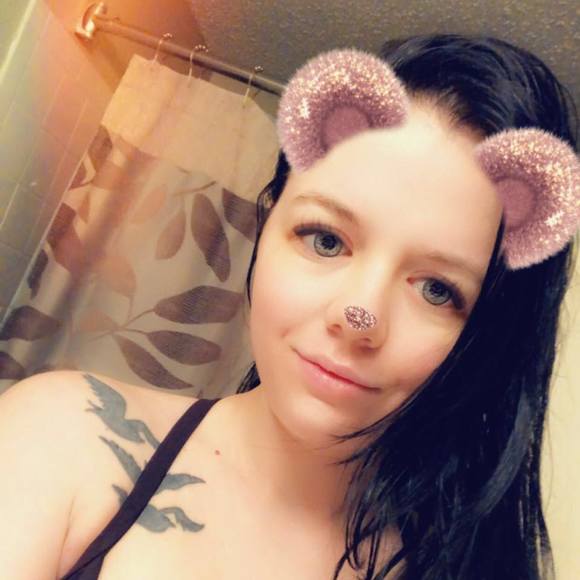 Profile Picture of Satrina Heleine (@satrinaheleine) on Poshmark