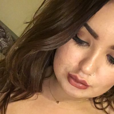 Profile Picture of Alexandra Devlin (@alexandra_ox93) on Twitter