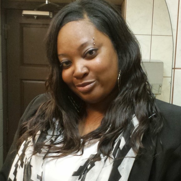 Profile Picture of Crystal Truitt (@truittcrystal) on Poshmark