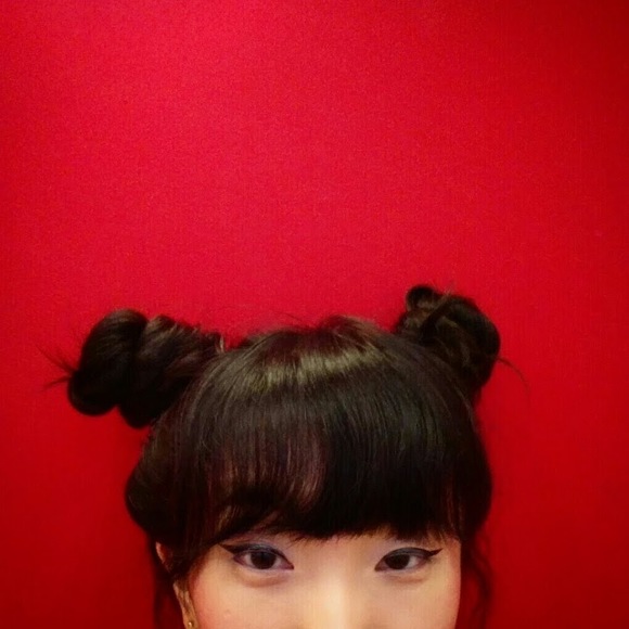 Profile Picture of Yue Zhang (@yuezhang1222) on Poshmark