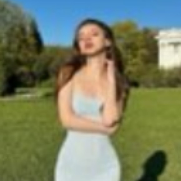 Profile Picture of Hazel David (@ghazel778) on Poshmark