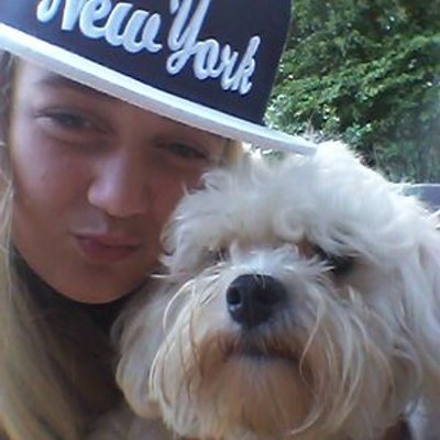 Profile Picture of Rachel Hook (@rachelhook2001) on Twitter