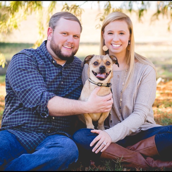 Profile Picture of Caitlin Mullins (@cate_mullins) on Poshmark