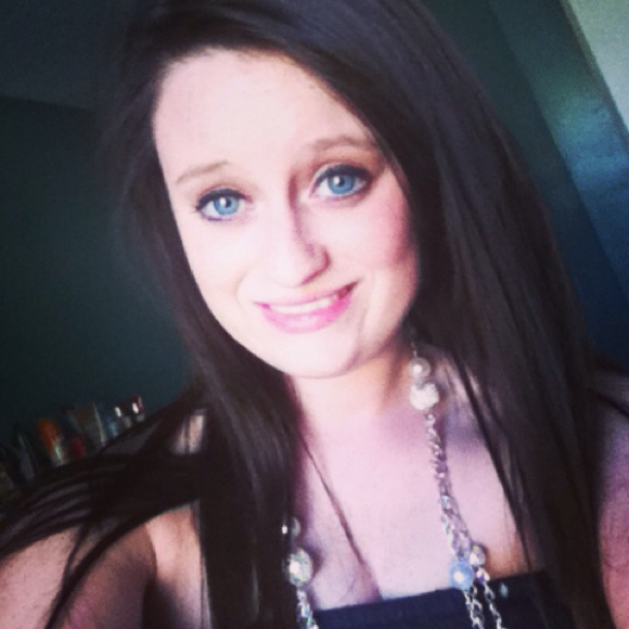 Profile Picture of Haley Holt (@haleyleann96) on Poshmark