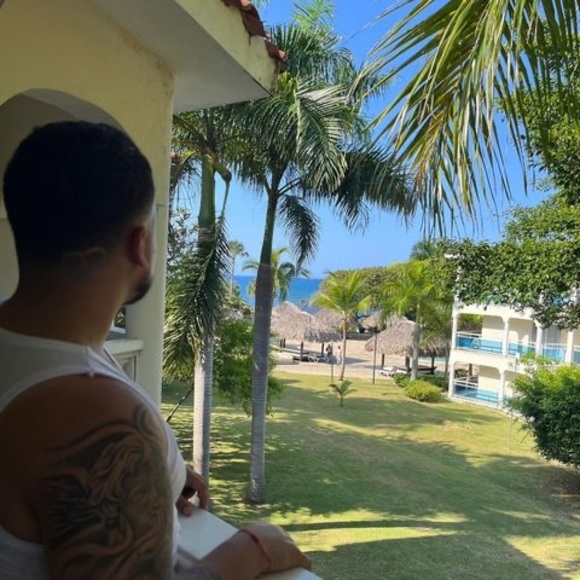 Profile Picture of Aaron Fernandez (@aaronfernand435) on Poshmark