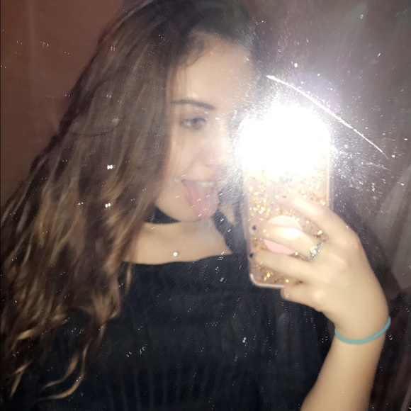 Profile Picture of Alexis Nuno (@anuno01) on Poshmark