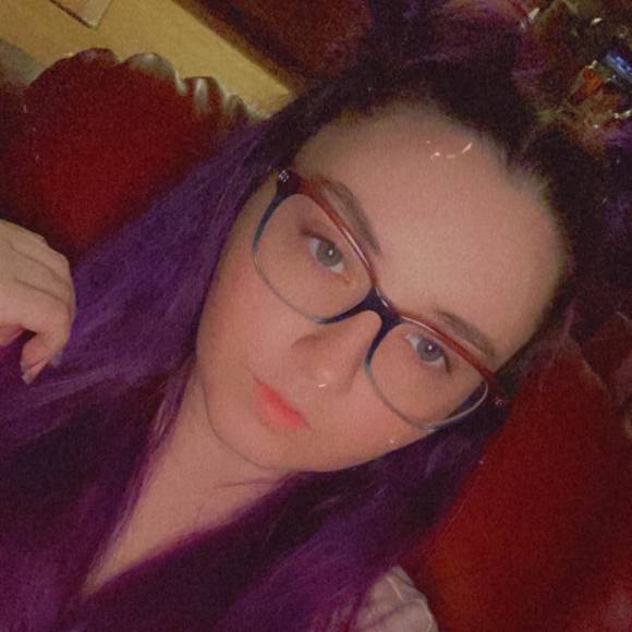 Profile Picture of Melyssa Ledwell (@melyssa135) on Poshmark