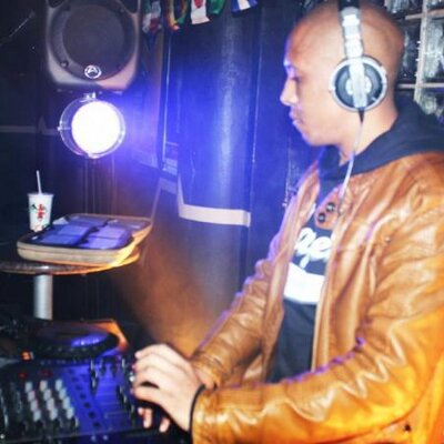 Profile Picture of Vernon Jay (@VernonJay) on Twitter