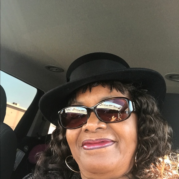 Profile Picture of Elaine Jones (@godschild1949) on Poshmark