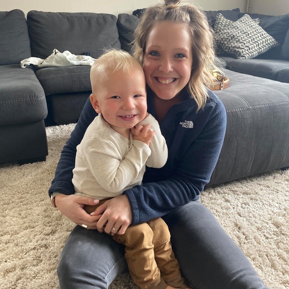 Profile Picture of Hannah Runia (@hannah_runia) on Poshmark