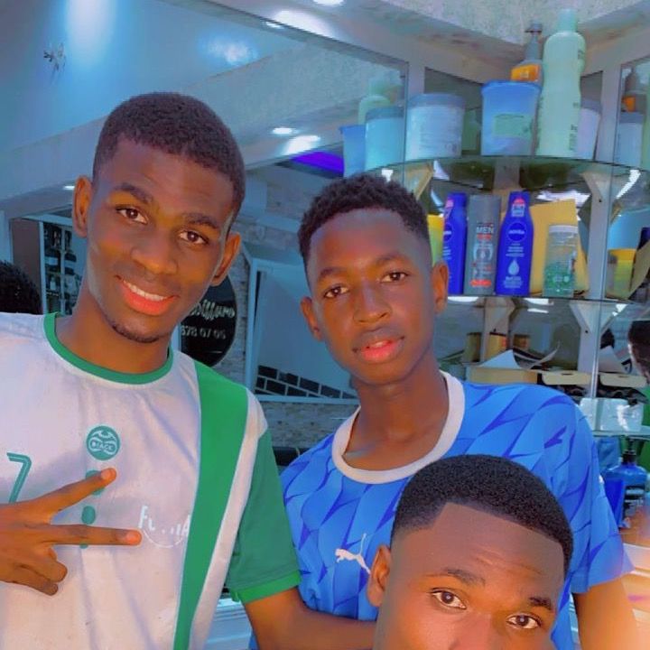 Profile Picture of petit barry (@petit.barry77) on Tiktok