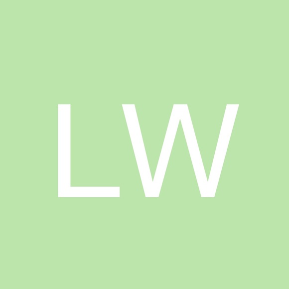 Profile Picture of Lisa Wunder (@lisamw86) on Poshmark