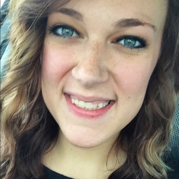 Profile Picture of Jacy Keller (@jacymmk) on Poshmark