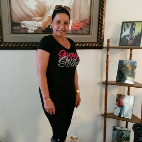 Profile Picture of Mariela Diaz (@diazmariela) on Poshmark