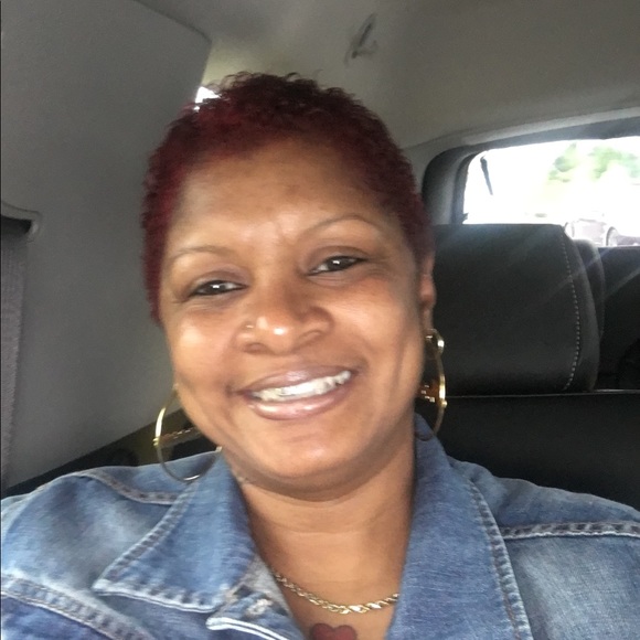 Profile Picture of Tonya Dillard (@2041) on Poshmark